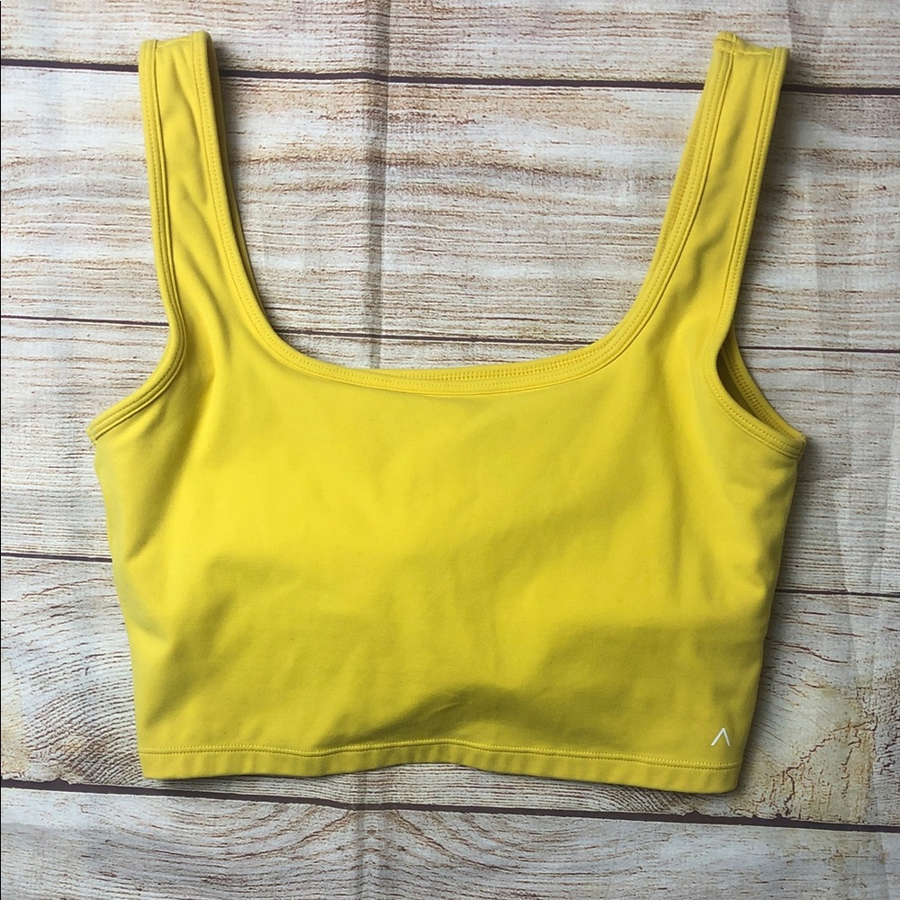 ACTA Vibrant Yellow Crop Top 💚‎
